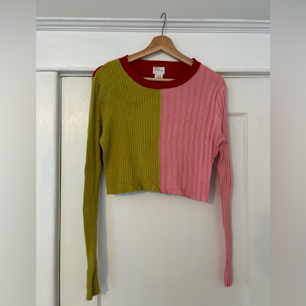 Find me now tricolor crop top size medium